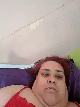 Chat XXX en directo de BigBusty_VoluptuousMilfX