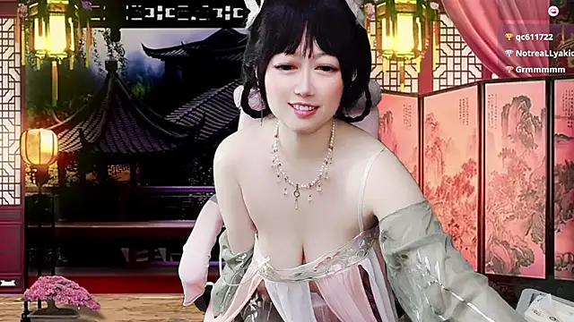 LuckyCute-Tutu: διαδικτυακό σόου στην κάμερα