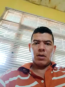 cristian07_ Show in webcam