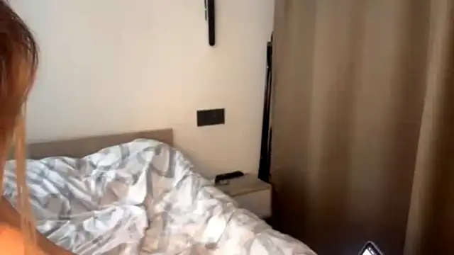 Chat XXX ao vivo de Ur_neighbor_Kira