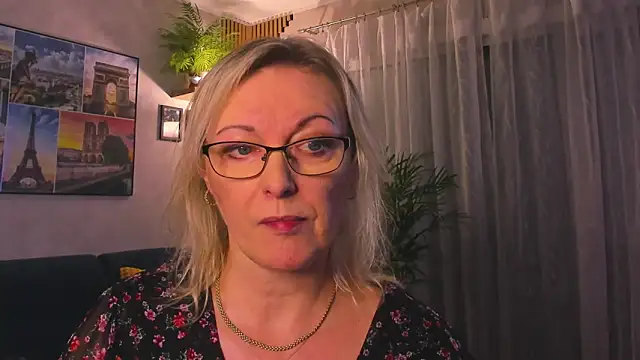 Show modela vanessa_chat na web-kameri