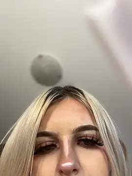 Živý XXX chat Steffi_Snowbunny