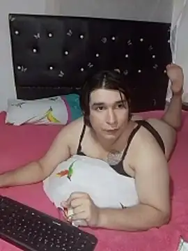 Pokazy przed kamerką – Kaissydoll