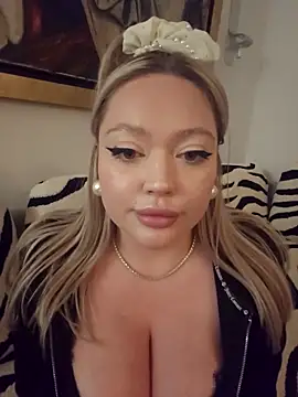 misstitmouseofficial's Live XXX Chat