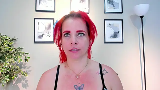 Chat +18 de HannaBrave ao vivo