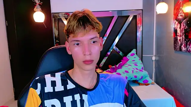 Show modela Liam_Green1 na web-kameri