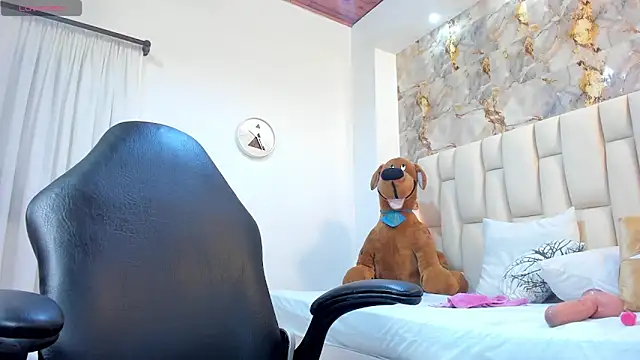 Chat +18 de kitty_rrose ao vivo