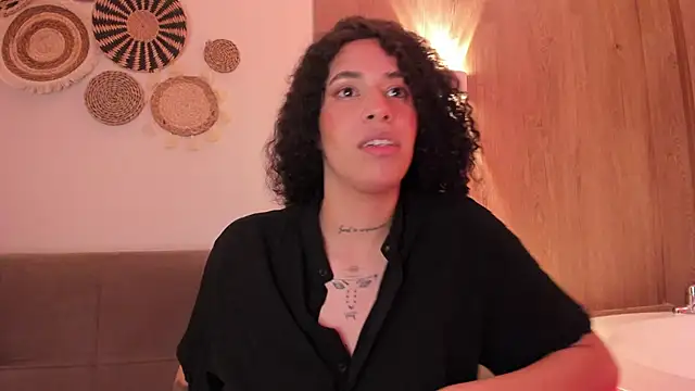 XXX chat uživo modela Diarakate_