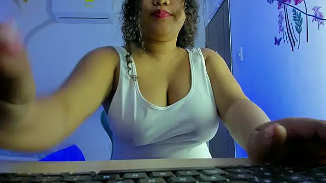 Chatroom XXX en direct de Lunastar02