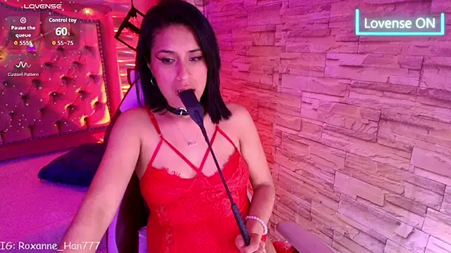 Show de Roxanne_Han na webcam