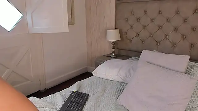 Sienna_brunette Chat XXX in diretta