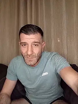 Alexdaniel89 Adlı Modelin Canlı XXX Sohbeti