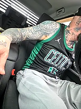 Chatroom XXX en direct de Beardedtattood