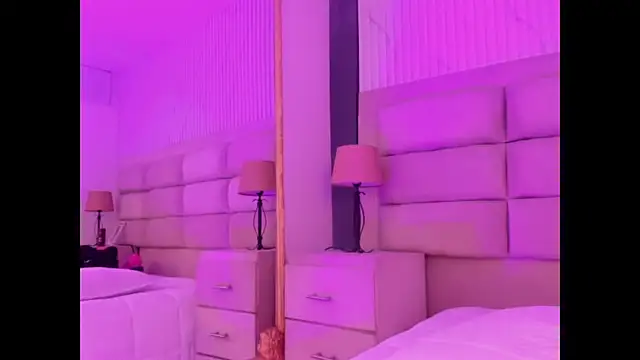 CarolineFyreのライブXXXチャット