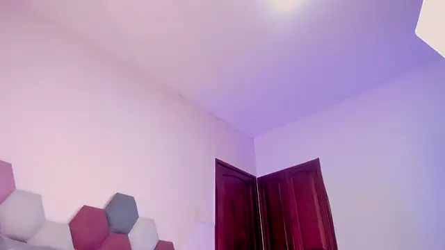 Chat +18 de SeleneLujan ao vivo