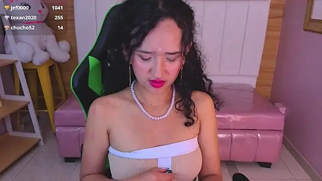 bella_vibess_s Adlı Modelin Canlı XXX Sohbeti