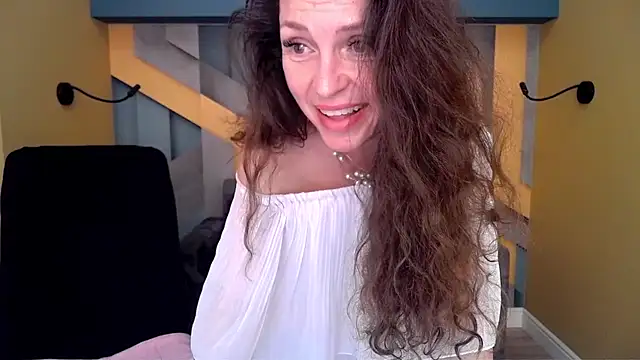 EllaLong élő XXX-chatje