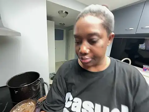 Cherishcherrysha Adlı Modelin Web Kamerası Şovu