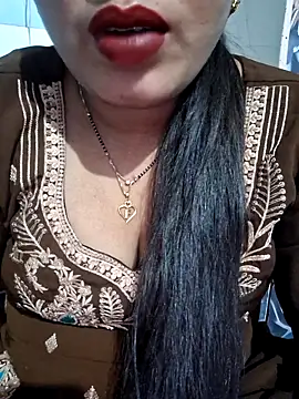 Chat +18 de MissGitanjali ao vivo