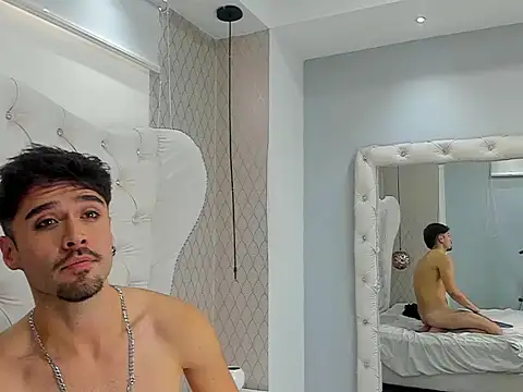 BrunoTurnerr: διαδικτυακό σόου στην κάμερα