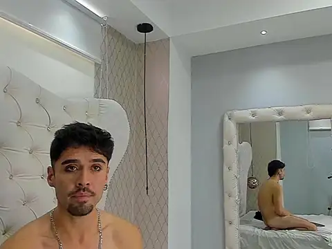 BrunoTurnerr élő XXX-chatje