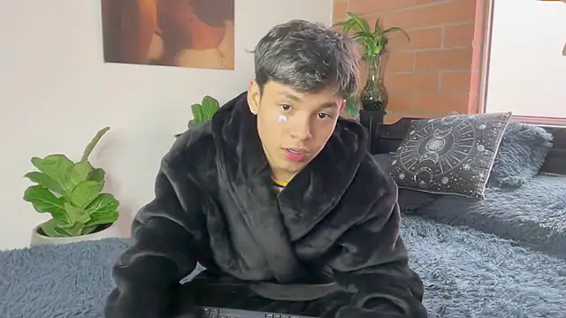 Andy_Belier23 Chat XXX in diretta