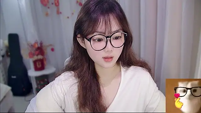 Chat +18 de YUANYUAN-A ao vivo