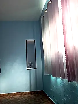 Show modela sweettpeach10 na web-kameri