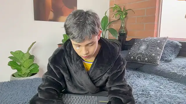 دردشة Andy_Belier23 الجنسية المباشرة