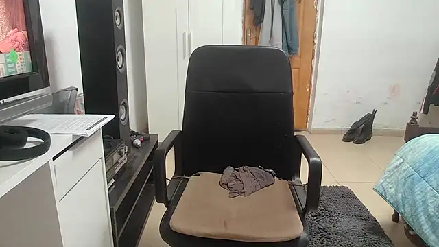 Pokazy przed kamerką – 0oscar_xxx