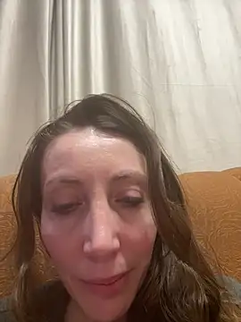 HellaryTourent 现场XXX聊天