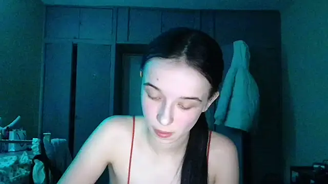 แชท XXX สดของ Emilia_Light