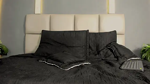 EmilyReddoll 现场XXX聊天