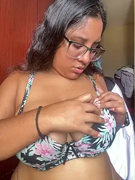 Pokazy przed kamerką – AnthoKhalifa