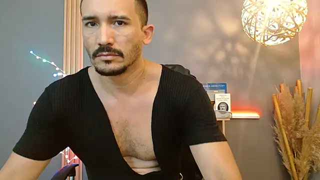 Reiko_85_ élő XXX-chatje