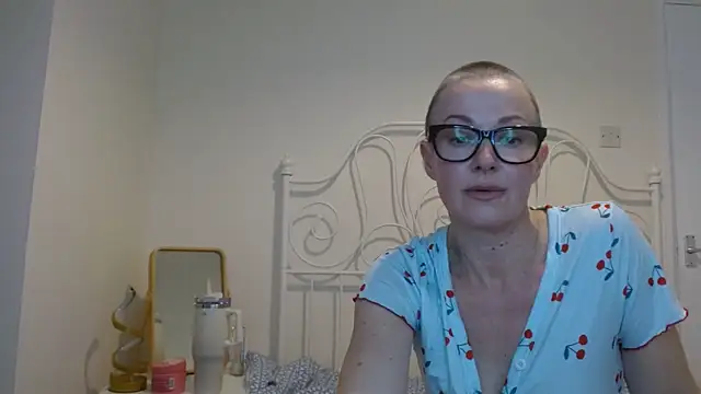 แชท XXX สดของ ELEGANT-ARIA36