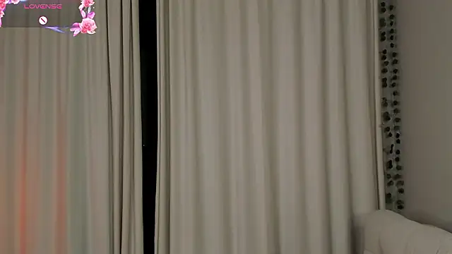 EngelDutch Adlı Modelin Canlı XXX Sohbeti