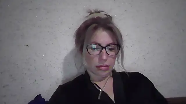 แชท XXX สดของ fox_red_lady7