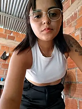 Naugthy-Mey Adlı Modelin Canlı XXX Sohbeti