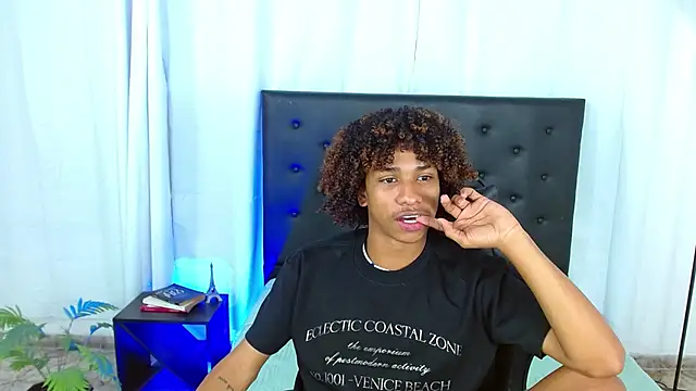 angelll18_ Show Webcam