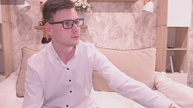 PashaAndMila: вебкам-шоу