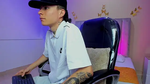 XXX chat uživo modela Nascary_Fox