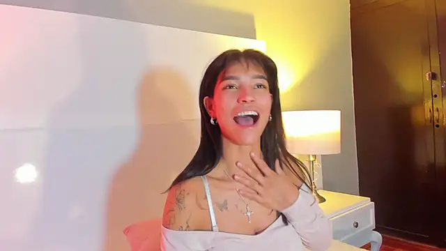 LauraAristizabalのライブXXXチャット