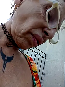 XXX chat uživo modela FrozenWaffle