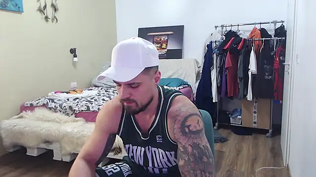 Онлайн чат XXX Tiberius_hunk