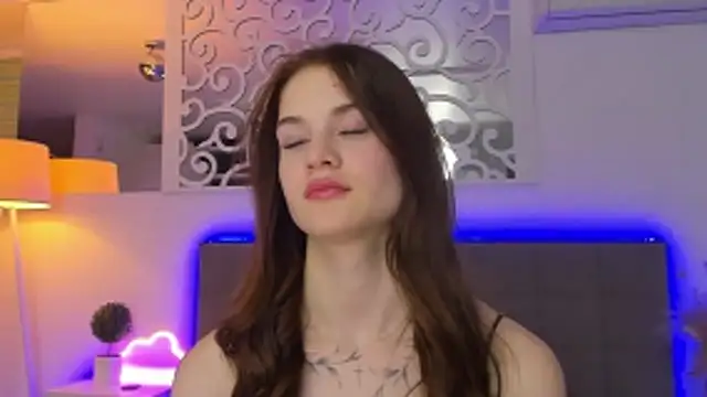 LuisaClover's Live XXX Chat