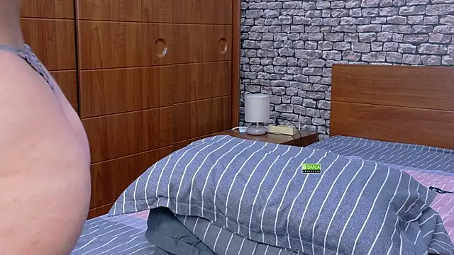 CuteBlondeMeのライブXXXチャット