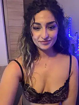 Mia_spicyy webkamerás műsora