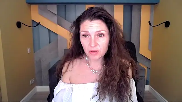 EllaLong – Kamerová šou