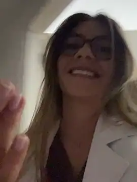 alicee16のライブXXXチャ ット